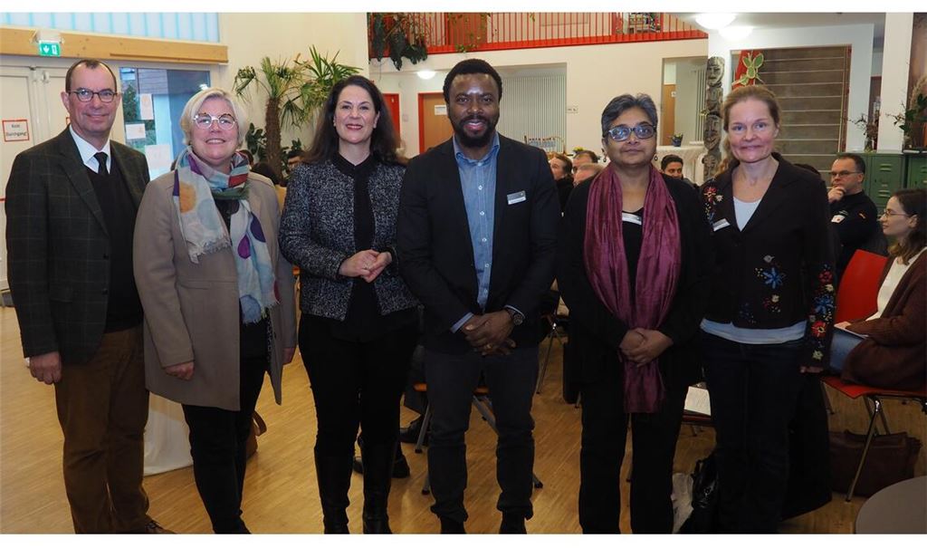 Freuen sich über die gelungene Veranstaltung (v.li.): Oberbürgermeister Frank Schneider, Amtsleiterin Johanna Bächle, Argyri Paraschaki-Schauer, Dr. David Tchakoura, Rajya Karumanchi-Dörsam und Leila Walliser. Foto: Müller