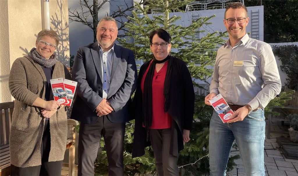Freuen sich über die neue Kooperation: (v.li.) Heike Heck, Pflegedienstleitung des Christlichen Hospiz Pforzheim/Enzkreis, Herbert Mann,Geschäftsführer des DRK-Kreisverbands, Inge Bauer, Servicestelle Ehrenamt beim DRK-Kreisverband und Ansprechpartnerin für das Herzenswunsch-Mobil, sowie Martin Gengenbach, Geschäftsführer des Hospiz. Foto: privat