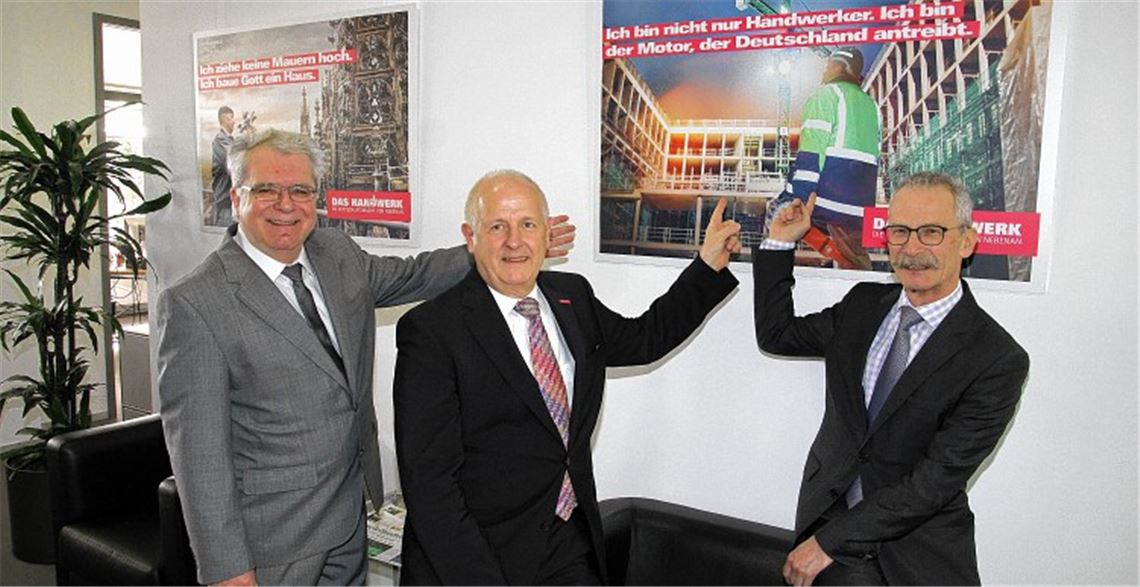 Freuen sich über eine gute Konjunktur im Handwerk (v. li.): Hans-Günter B. Engelsberger, Leiter der Außenstelle Pforzheim der Handwerkskammer Karlsruhe, Kammerpräsident Joachim Wohlfeil und Gerd Lutz, Haupt-Geschäftsführer der Handwerkskammer. Foto: Goertz