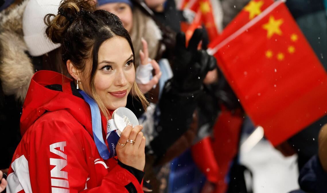 Freut sich auch über Silber: Free-Skierin Eileen Gu.