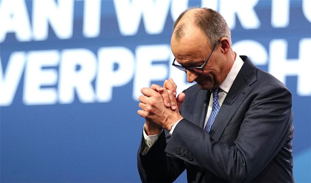 Friedrich Merz nach seiner Rede beim 38. CDU-Bundesparteitag in Stuttgart.