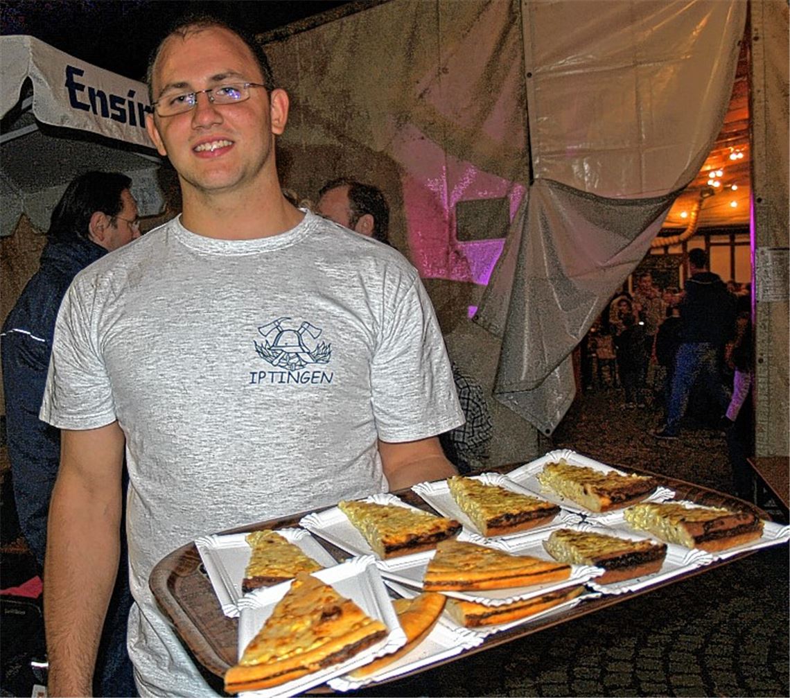 Frisch aus dem Backhaus auf den Tisch: der Iptinger Sankt Florians-Zwiebel- und -Ölkuchen.