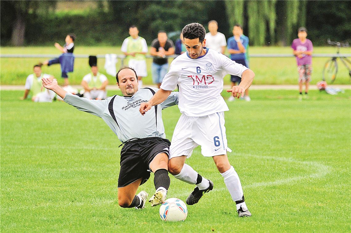 Fußball: Hellas Mühlacker (grau-schwarz) - Fvgg 08 Mühlacker