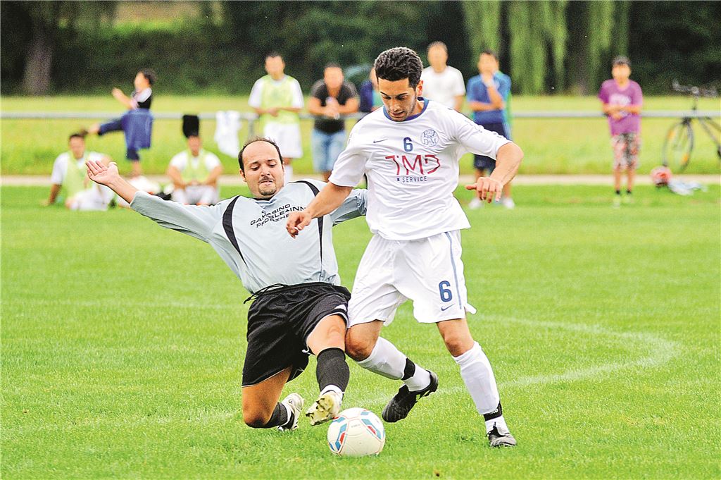 Fußball: Hellas Mühlacker (grau-schwarz) - Fvgg 08 Mühlacker