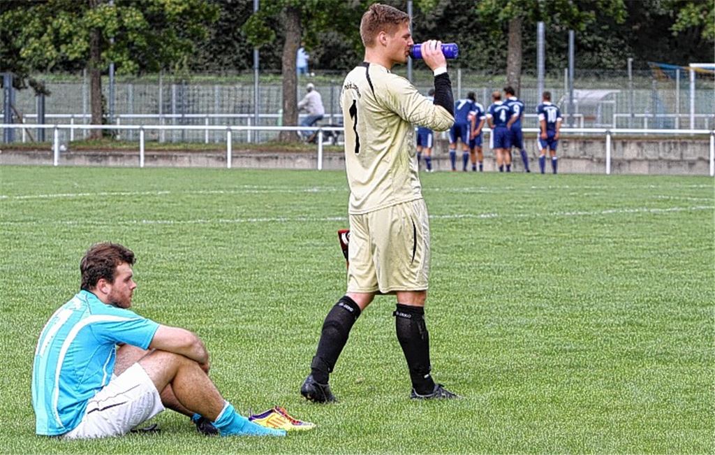 Frustrierte Phönix-Spieler wie hier Arne Körner (li.) und Daniel Kern sind in dieser Saison das bisher übliche Bild. Der erste Dreier soll am Sonntag die Köpfe frei machen.