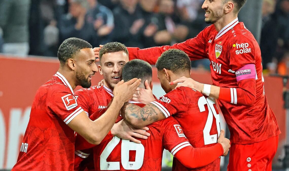 Fünf Tore gegen den FC Augsburg: Die VfB-Profis um Deniz Undav hatten am Sonntag reichlich Grund zu jubeln.