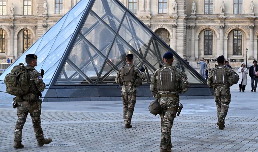 Fünf weitere Verdächtige wurden festgenommen.