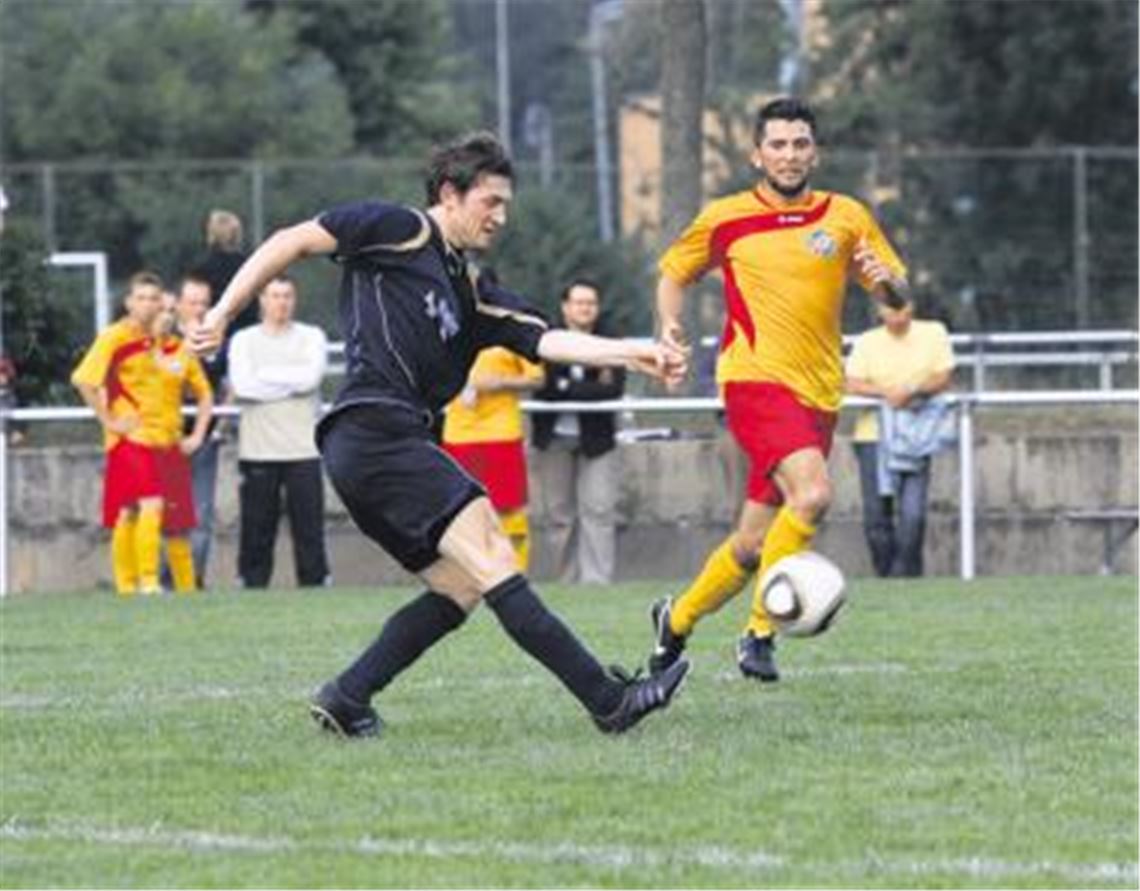 Für Martin Maier im Phönix-Trikot (li.) ist die Partie gegen seine Pforzheimer Ex-Kameraden ein besonderes Spiel.
Foto: Eigner