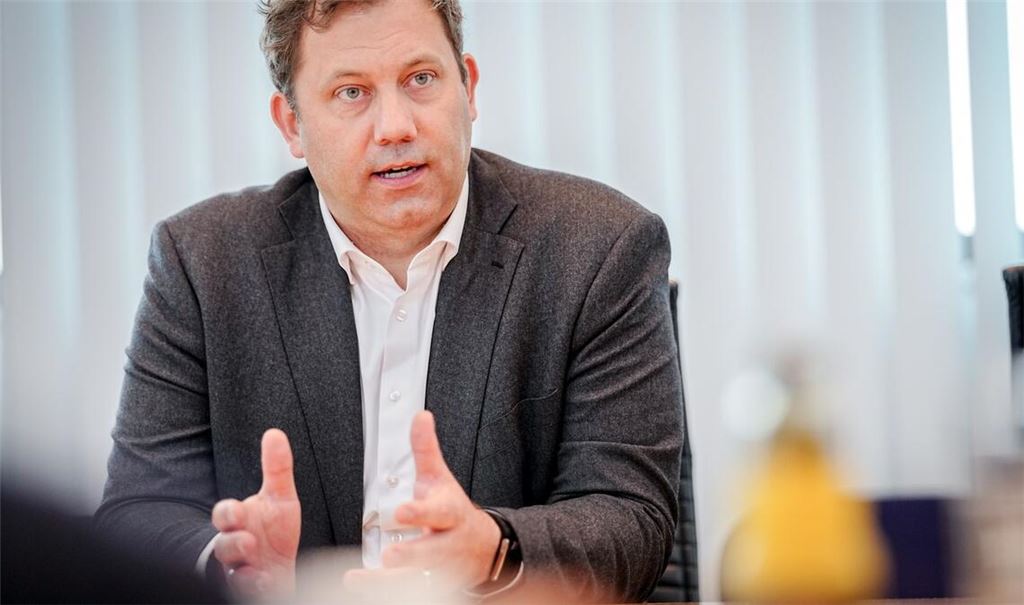 Für SPD-Chef Lars Klingbeil kommt es jetzt auf eine zügige Umsetzung von Entlastungen an.