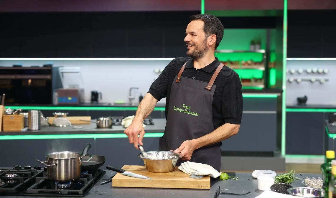 Für Steffen Henssler startet "The Taste" in Folge 2 so richtig.