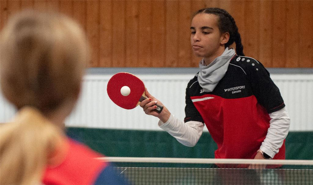 Für Thara Hauser vom TSV sind die Tischtennistage das erste Turnier. Foto: Fotomoment
