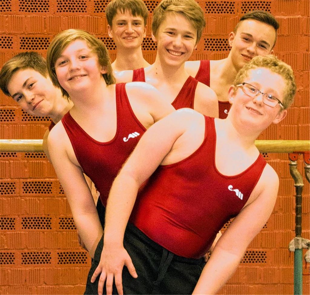 Für Turnen und Spaß zu haben: Leo Klotz, Jakob Sommer, Philipp Mammel, Marc Fröschle, Benedikt Metzger, Max Kühner (von hinten).