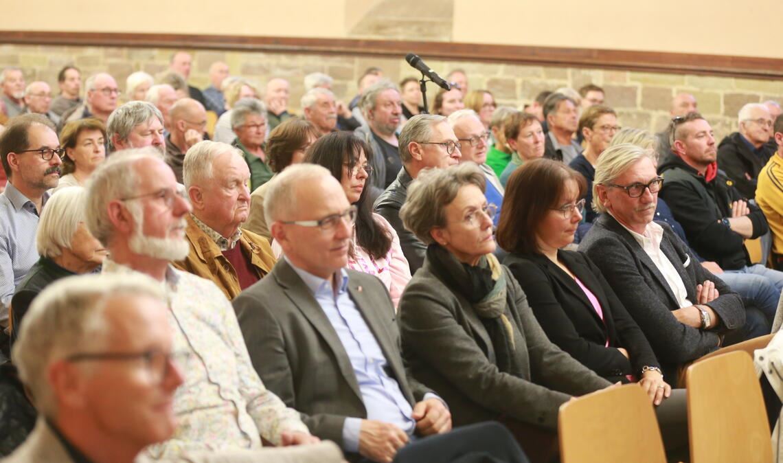 Für Veranstaltungen gelten in der Stadthalle neue Bestuhlungsregeln. Der Grund dafür: Die Sicherheit der Menschen im Falle eines Brandes. Archivfoto: Disselhoff