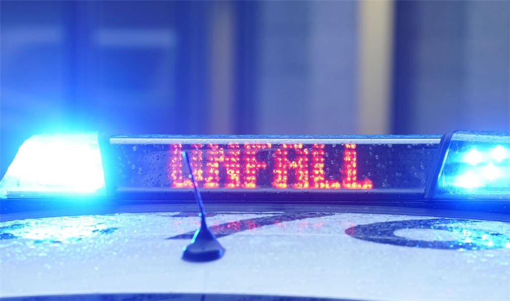 Für den Motorradfahrer kam jede Hilfe zu spät. (Symbolbild)