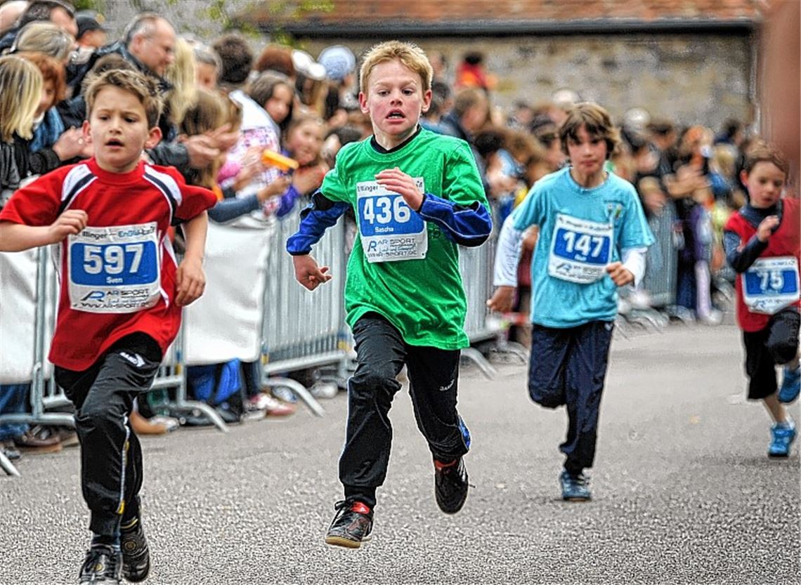 Für den Nachwuchs fällt beim Illinger Volkslauf der erste Startschuss. Archivfoto: Fotomoment