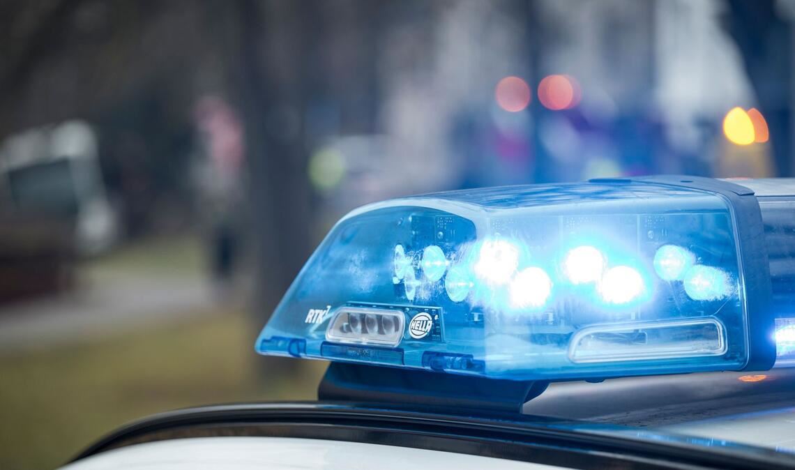 Für die Dauer der Unfallaufnahme wurde ein Fahrstreifen auf der B27 gesperrt. (Symbolbild)