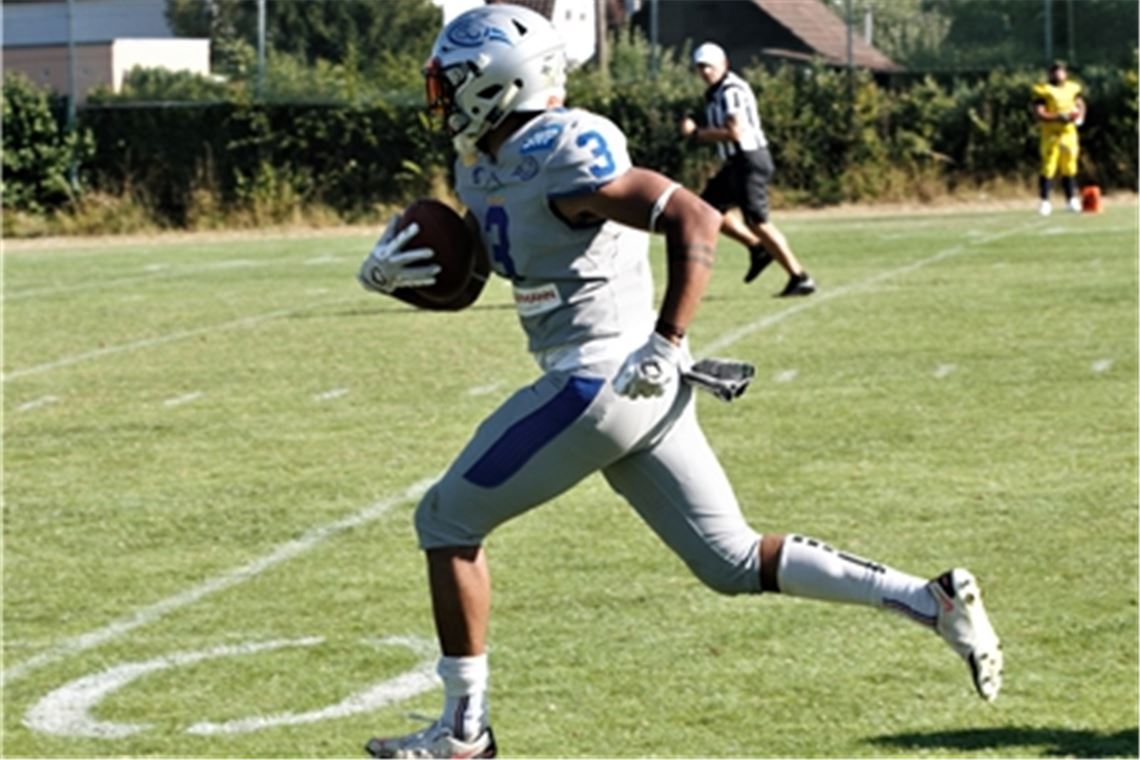 Für die Wilddogs am Ball: Justin Pascoal, der nun verletzt ist. Foto: Jürgen Keller