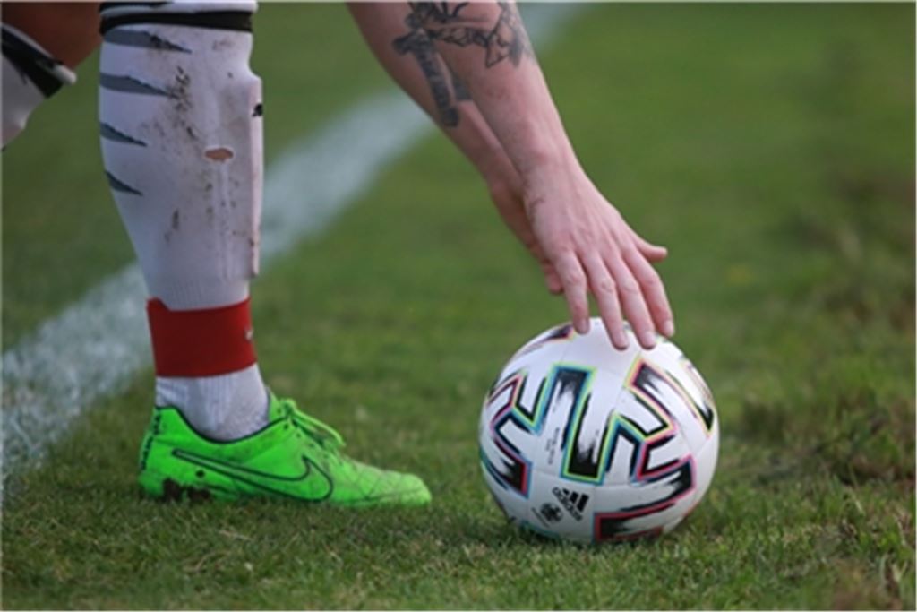 Für die meisten Teams im Bezirk Enz-Murr rollt der Ball erst im September. Archivfoto: Huber