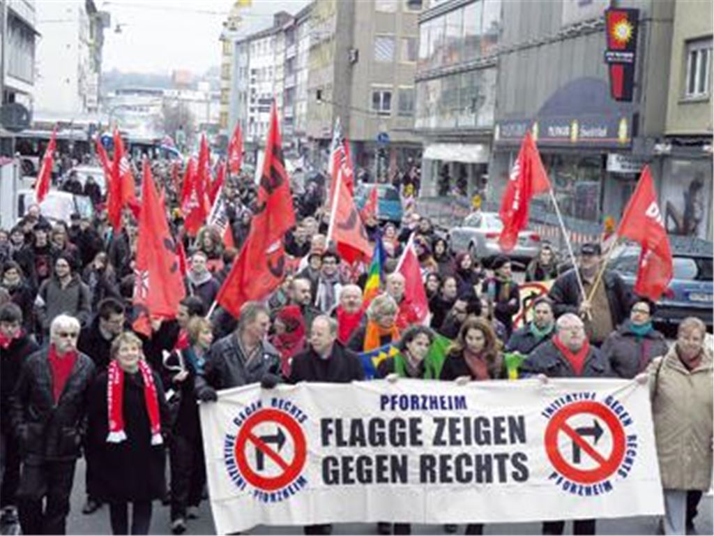 Für ein Pforzheim ohne Nazimahnwache demonstriert die Initiative gegen Rechts Pforzheim. Foto: Roth 