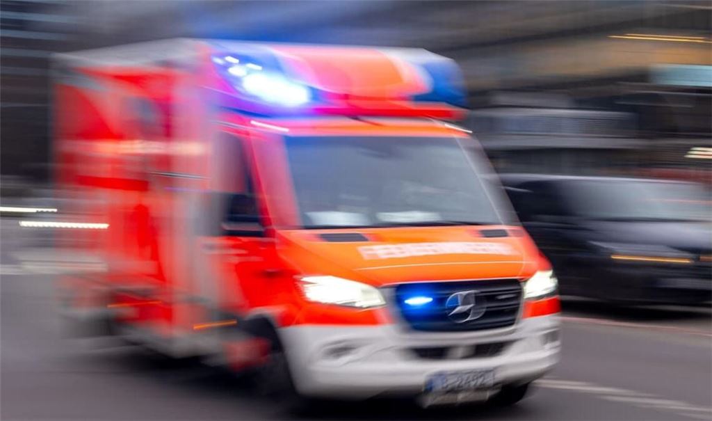 Für eine 80-Jährige kam nach einem Autounfall in Niedernhausen jede Hilfe zu spät.