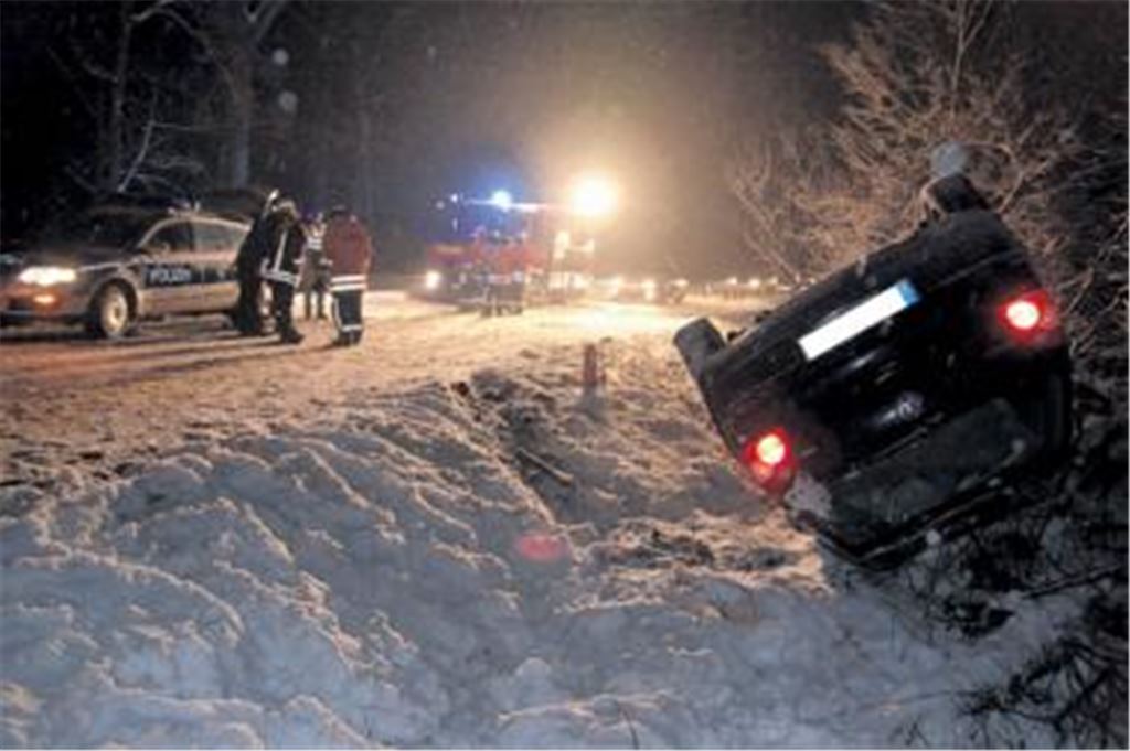 Für eine Vaihingerin endete am Montag die Fahrt auf der Landesstraße im Graben.
Foto: Disselhoff
