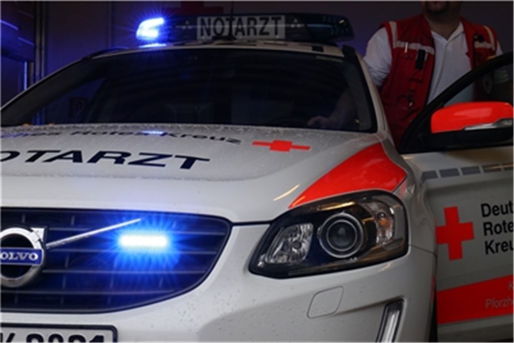 Für einen 50-jährigen Lkw-Fahrer kam auf der A8 bei Pforzheim jede Hilfe zu spät. Symbolbild: Huber