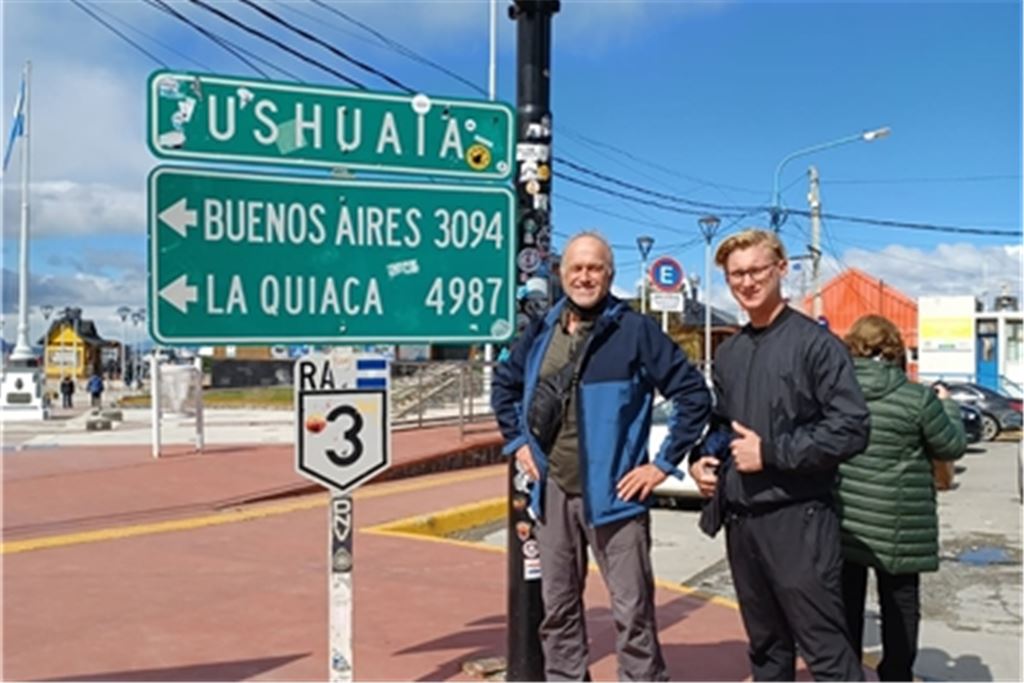 Für ihre Mühen, Kilometer um Kilometer mit dem Fahrrad zurückzulegen, belohnen sich Thomas und Malte Stüber mit eindrucksvollen Impressionen in wilder Natur oder in der Stadt. Noch bis Ende dieser Woche verweilt das Duo in der Stadt Ushuaia, bevor es wieder den Rückweg in Richtung Mühlacker antritt. Fotos: privat