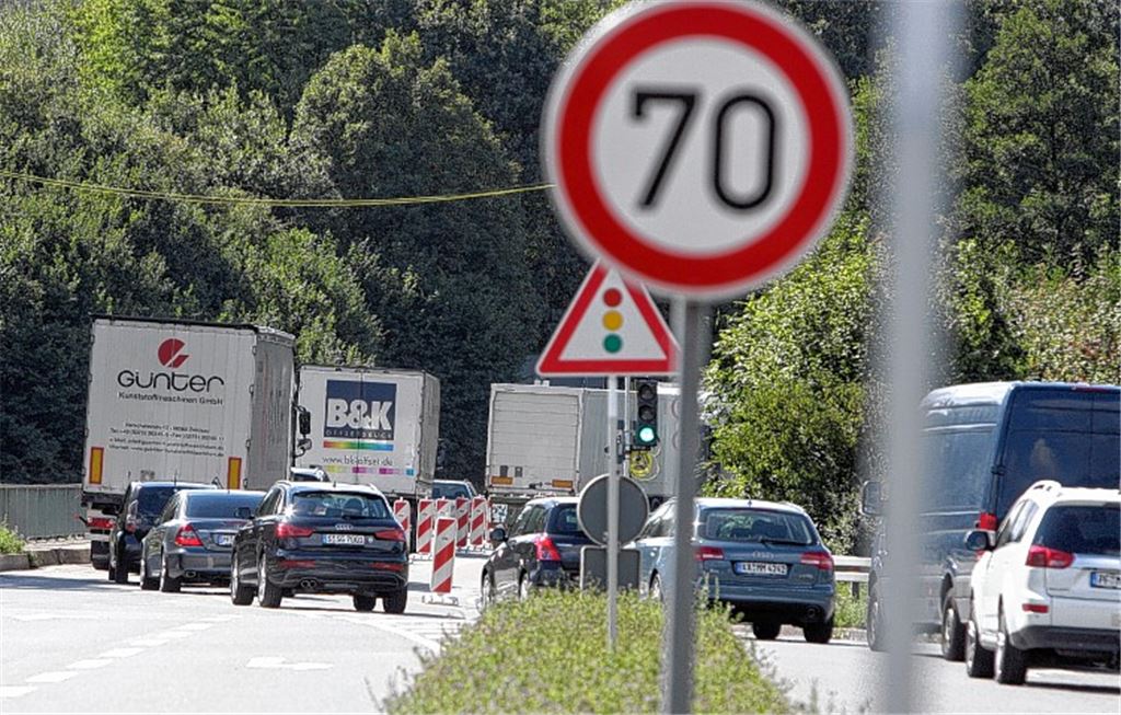 Für mindestens drei Wochen ein Nadelöhr: die B10-Brücke bei Niefern.