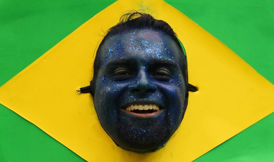 Fußball-WM - ein brasilianischer Fan feiert
