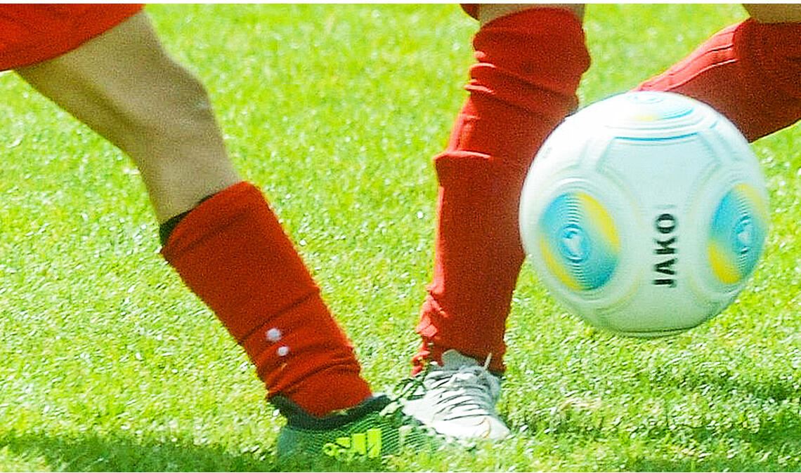 Fußball im Verein macht Spaß – und ist Vertrauenssache. Symbolfoto: Archiv