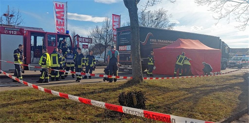 Fußgängerin tödlich verletzt