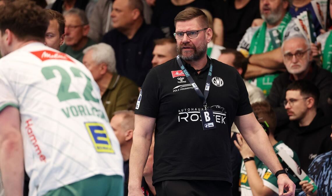 GWD-Coach Aaron Ziercke holt mit seinem Team einen Punkt – wie im Hinspiel endete die Partie gegen FAG 28:28.