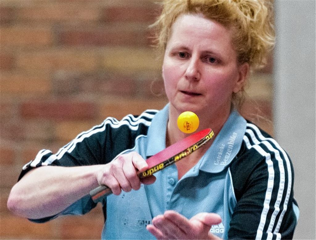 Gaby Kretschmer gewinnt für Lienzingen zwei ihrer drei Einzel. Foto: Zschorsch