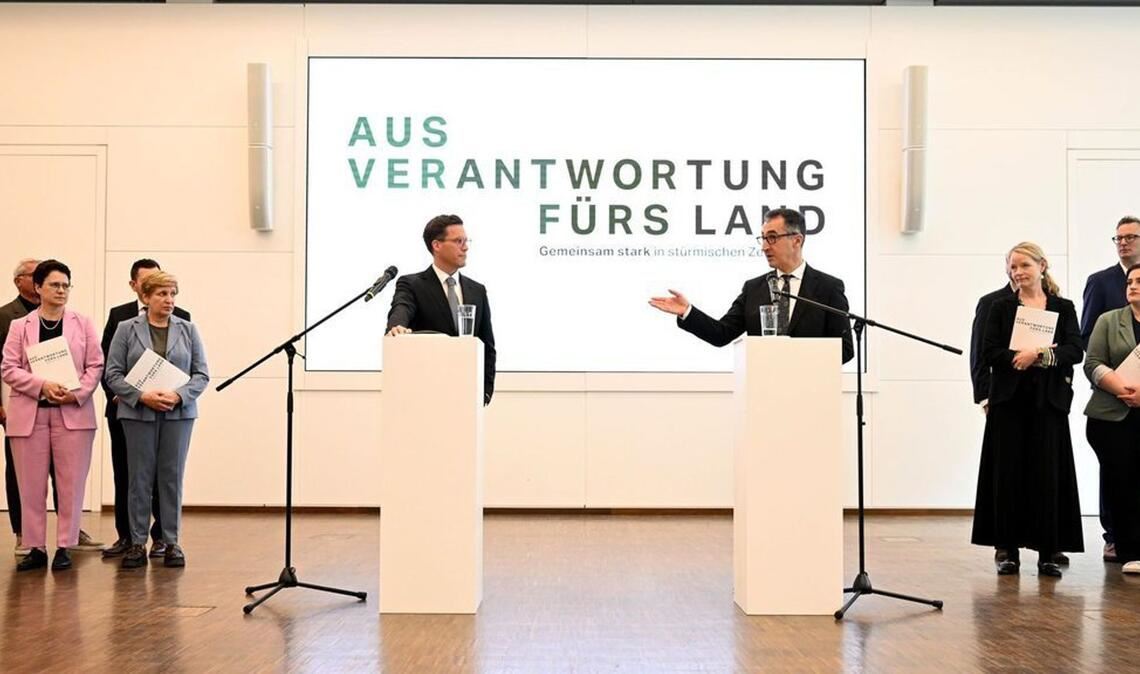 Ganz nah sind sich CDU und Grüne bei der Vorstellung des Koalitionsvertrags noch nicht gekommen.