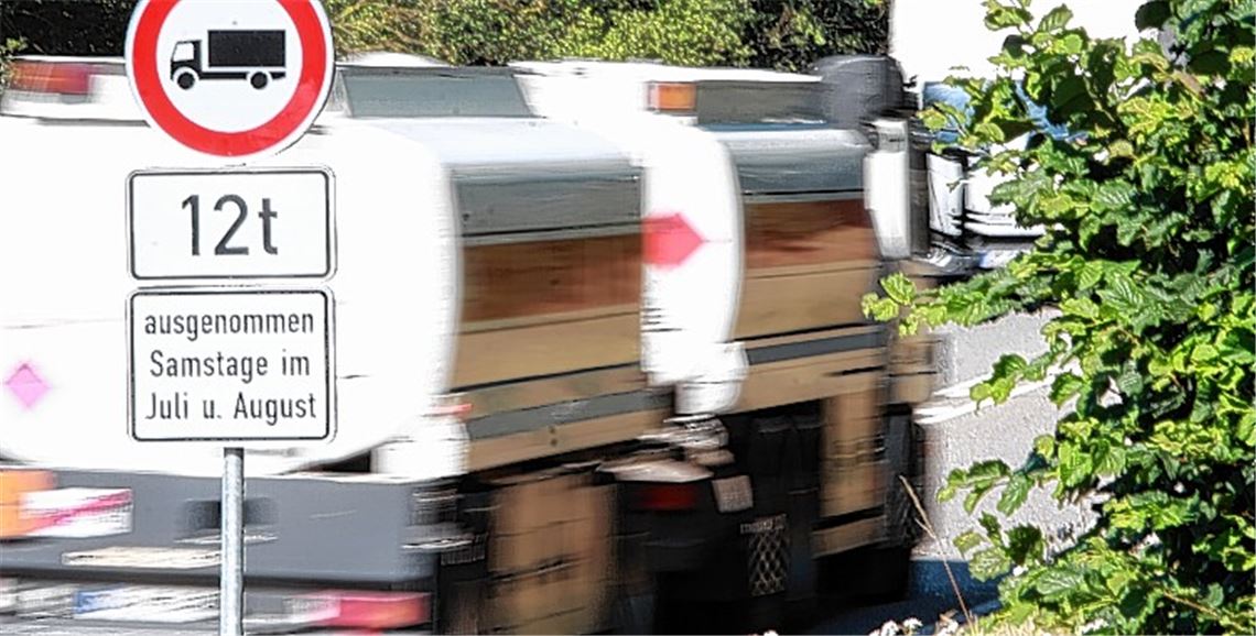 Ganztägiges Fahrverbot für schwere Lastwagen: In den nächsten Tagen sollen neue Verkehrsschilder an den betroffenen Streckenabschnitten aufgestellt werden.Foto: Nill