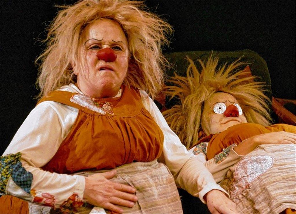 Tabuthema clownesk beleuchtet