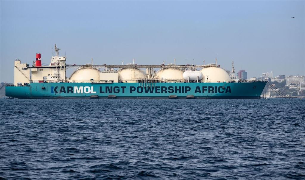 Gas-Frachter vor Dakar an der Küste von Senegal: LNG aus Afrika spielt eine wachsende Rolle. (Archivbild)