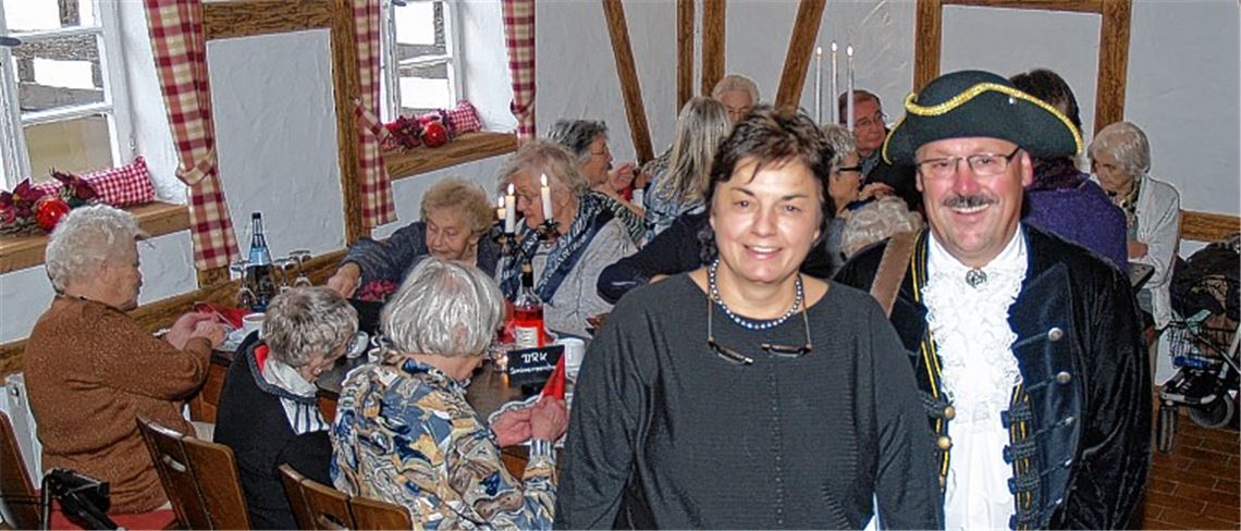 Gastgeberin Andrea Rauschmayer-Fleischer und Stadtführer Roland Straub.