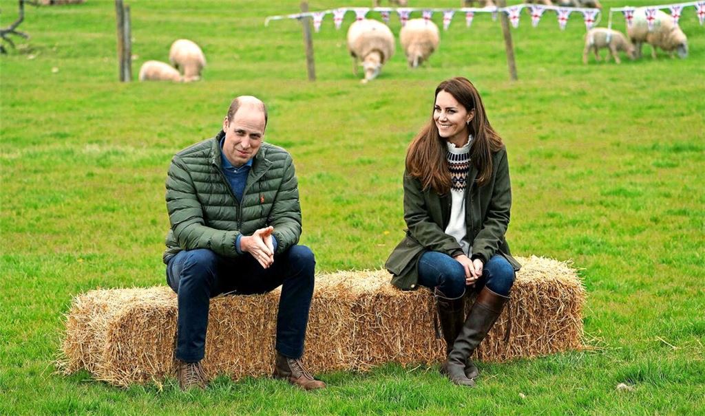 Geben sich naturverbunden: Prinz William und Kate Middleton, hier bei einem Besuch einer Farm in Darlington.