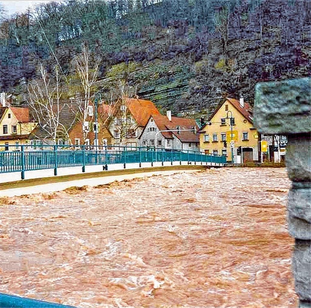 Gefahr: Bei Extremhochwasser wie 1993 muss die Herrenwaagbücke gesperrt werden. Foto: privat