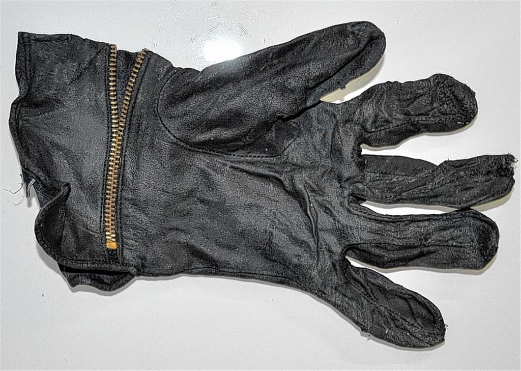 Gefundener Handschuh. 
