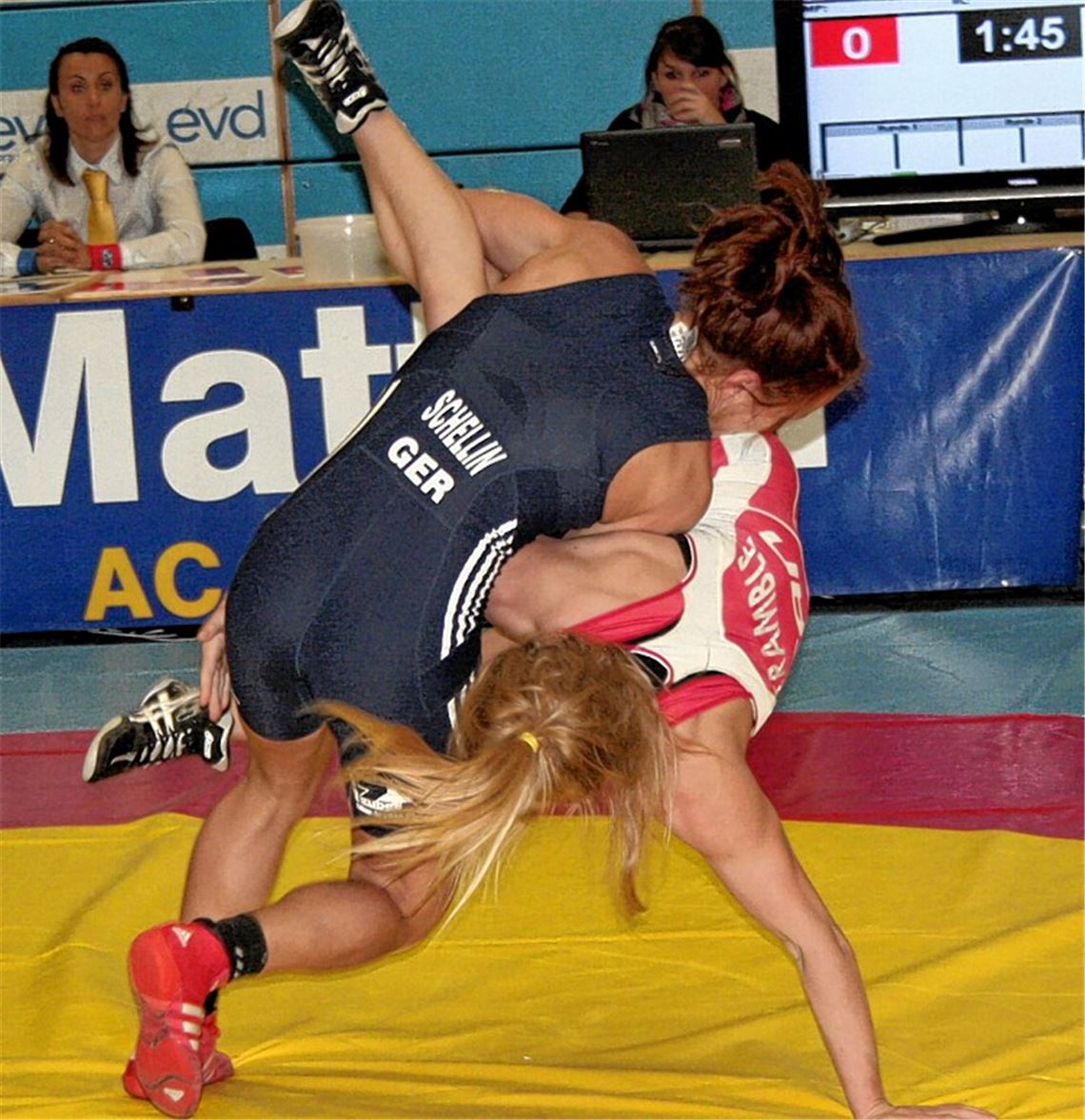 Gegen die Kanadierin Natasha Kramble zeigt Jaqueline Schellin einen konzentrierten Kampf und sichert sich Platz drei. Foto: Weber