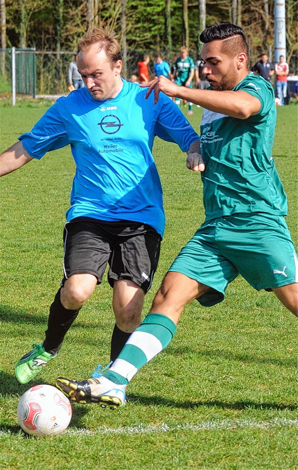 Gegen kaum eine Mannschaft gewinnt der SV Sternenfels (in Grün) so gerne wie gegen den TSV Häfnerhaslach. Foto: Fotomoment