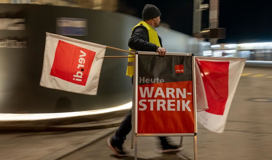 Geht alles gut, haben die Fahrgäste im bayerischen Nahverkehr jetzt erst mal Ruhe vor weiteren Warnstreiks. (Archivbild)