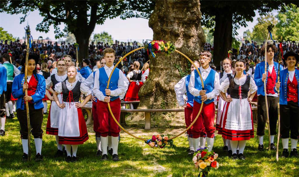 Gelebte Tradition in Vaihingen: der Maientag mit seinem großen Umzug. Foto: privat