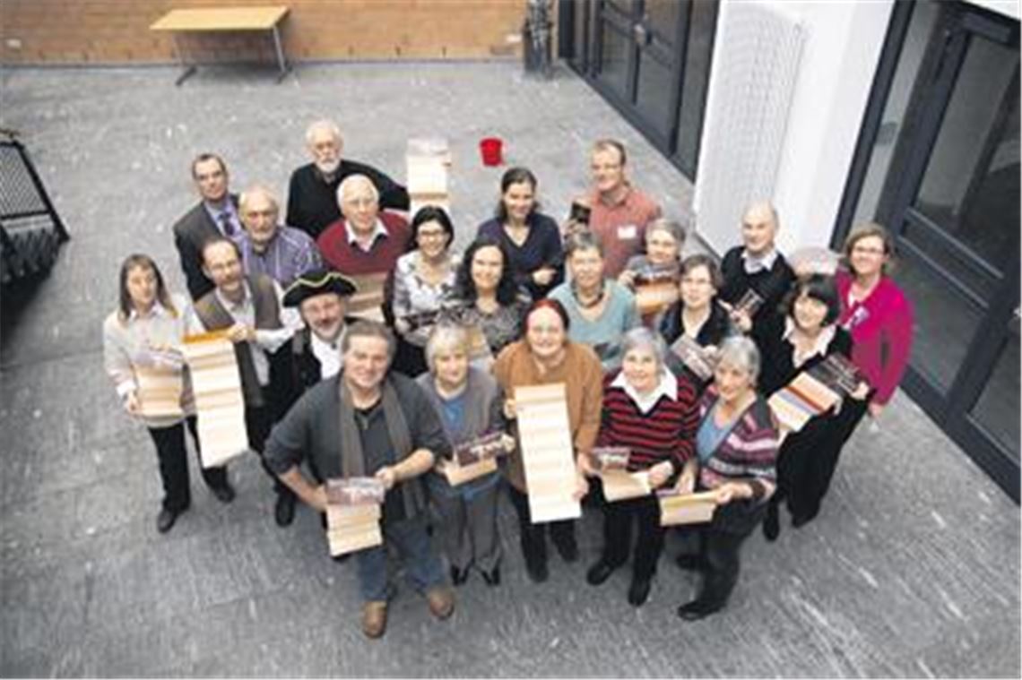 Gemeinsame Mission: Die Stadtführer wollen die Menschen für die Geschichte Mühlackers begeistern und geben dazu auf ihren Touren spannende und ungewöhnliche Einblicke. Foto: Disselhoff
