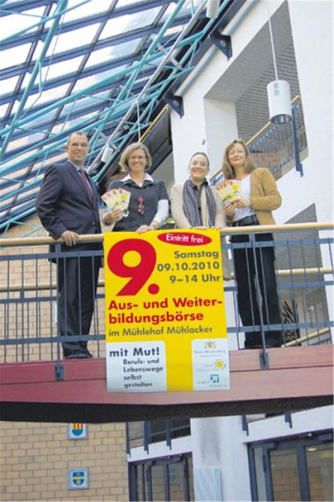 Gemeinsames Engagement für eine erfolgreiche Veranstaltung (v. li): Mühlackers Oberbürgermeister Frank Schneider, die städische Wirtschaftsbeauftragte Anette Leitner, Tanja Traub vom Regionalbüro für berufliche Fortbildung und Gabriele Hildwein (hiwentis), die Vorsitzende der Arbeitsgemeinschaft für berufliche Fortbildung Mühlacker. Foto: privat