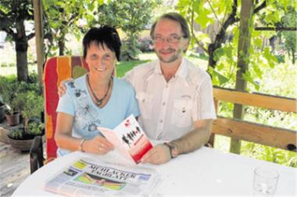 Genetische Zwillinge: Reiner Brand aus Diefenbach hat Knochenmark gespendet und damit Maria Nirschl, die an Leukämie erkrankt war, das Leben gerettet. Foto: Ochs
