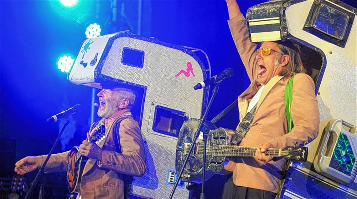 Geniales Duo: Michael Schulig (li.) und Michael Gaedt – alias Die Kleine Tierschau – bescheren der Gartenschau in Mühlacker ein weiteres Veranstaltungshighlight.