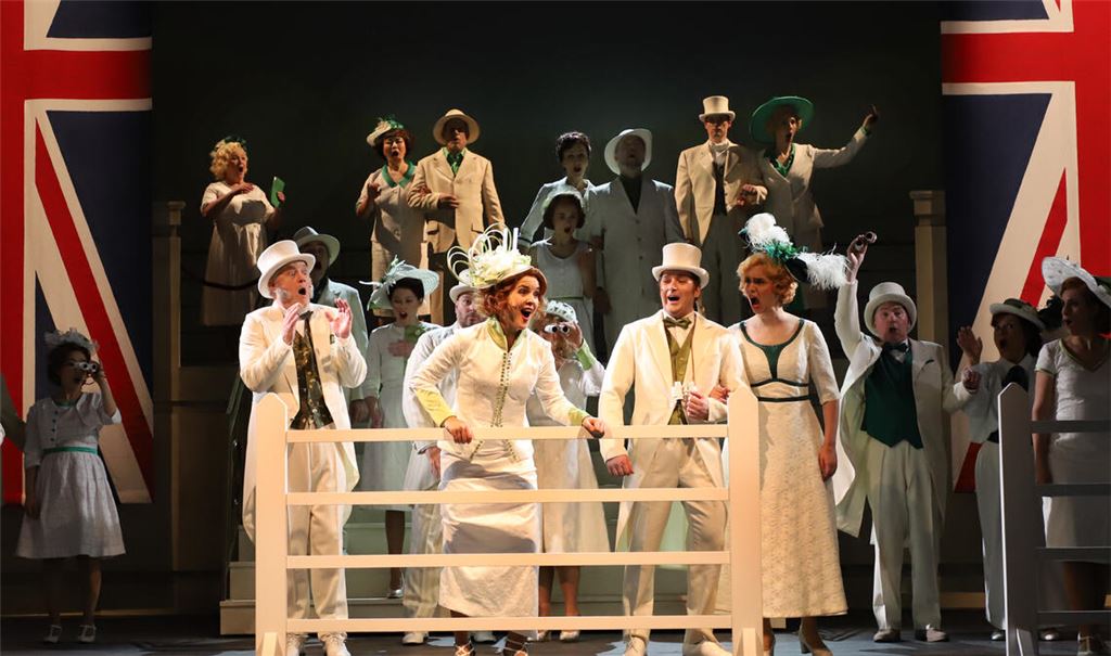 Genuss fürs Auge und fürs Ohr: „My Fair Lady“ am Theater Pforzheim. Foto: Theater/Haymann